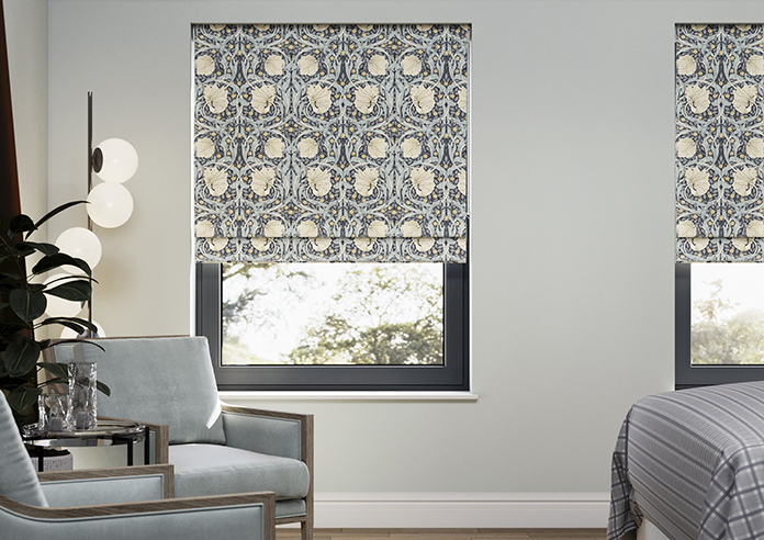 William Morris At Home Pimpernel, Indigo - Roman Blind - Image 3